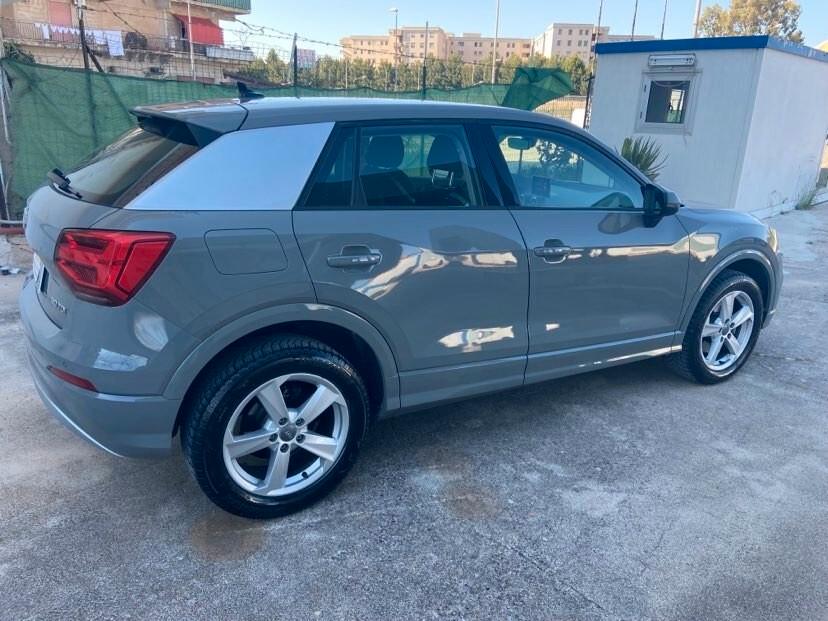 Q2 1.6TDI 116cv S tronic Admired CAMBIO F1 2018