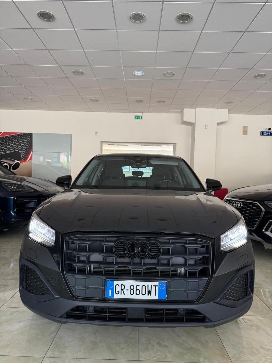 AUDI - Q2 - 30 TDI S tronic Identity Black