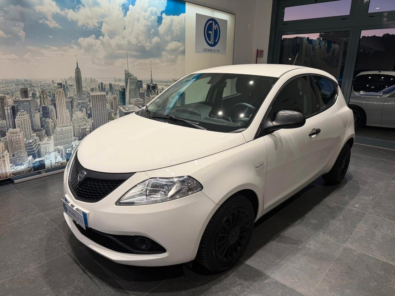 Lancia Ypsilon 1.0 FireFly 5 porte S&S Hybrid Ecochic Gold