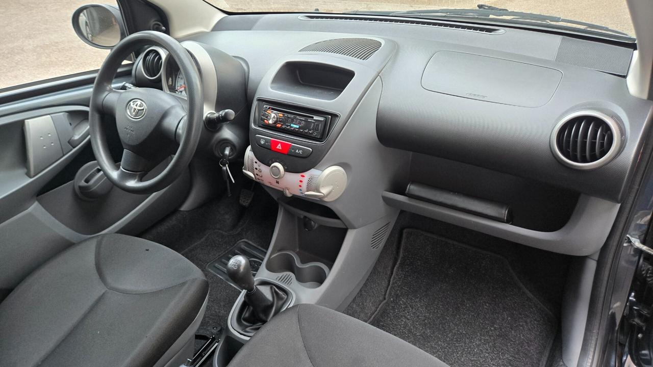 Toyota Aygo 1.0 12V VVT-i 3 porte Now Connect