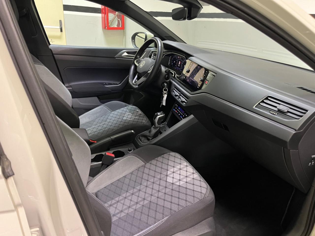 Volkswagen Taigo 1.0 TSI 110 CV DSG R-Line*tetto