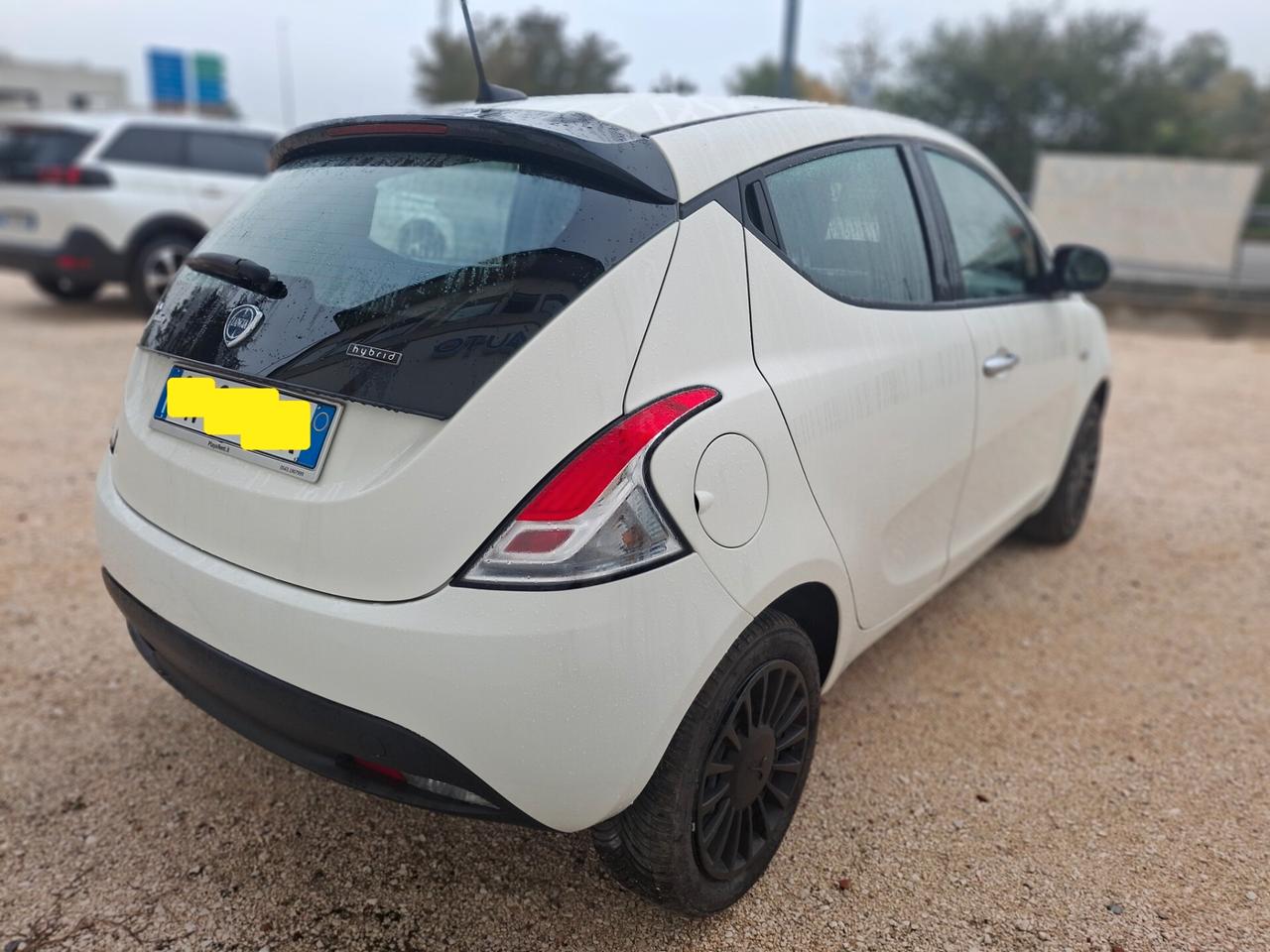 Lancia Ypsilon 1.0 FireFly 5 porte S&S Hybrid Gold