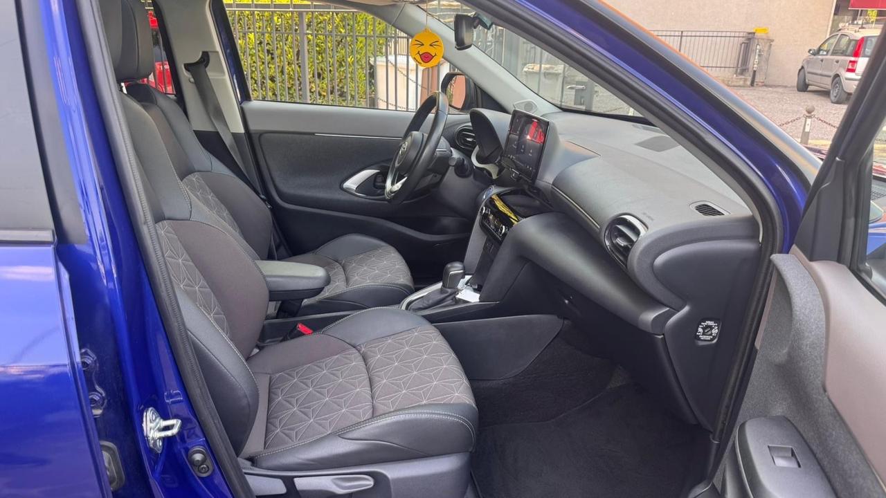 Toyota Yaris Cross 1.5 Hybrid 5p. E-CVT AWD-i Lounge