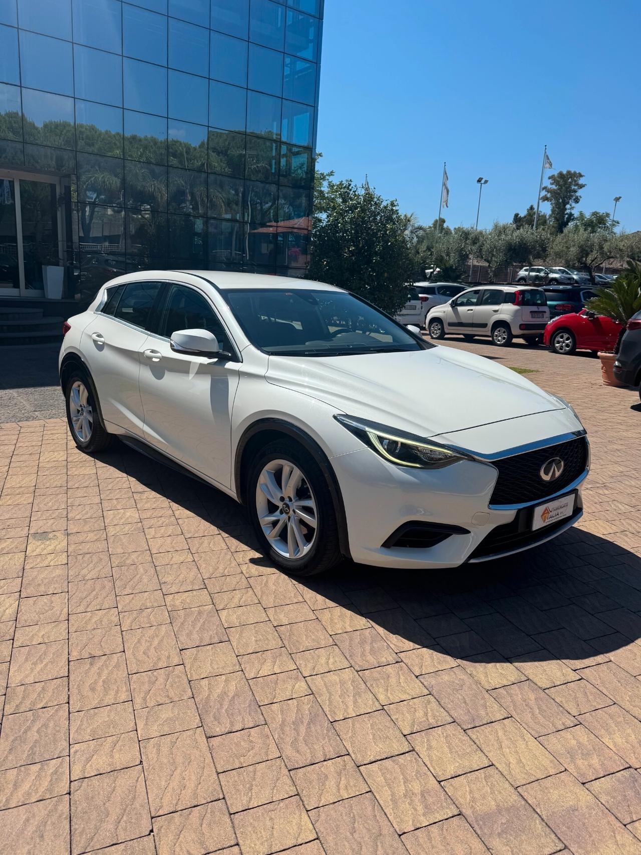 Infiniti Q30 1.5 diesel Business Executive
