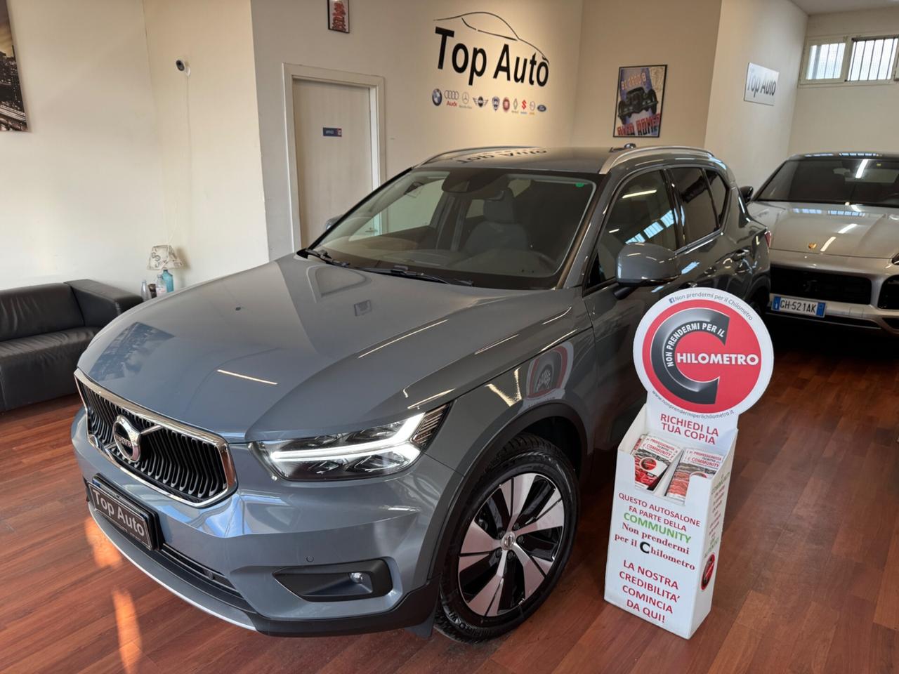 VOLVO XC 40 D3 GEARTRONIC MOMENTUM PRO - MY21