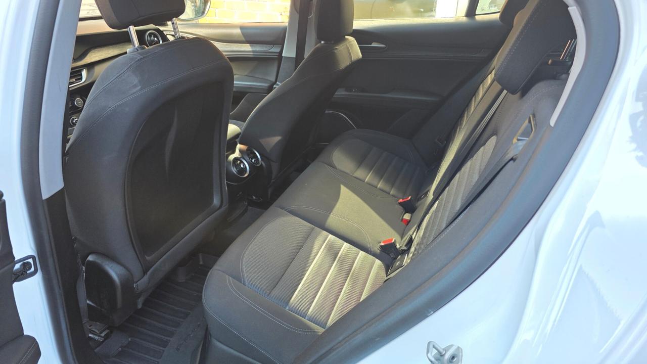 Alfa Romeo Stelvio 2.2 Turbodiesel 160 CV AT8 RWD Business