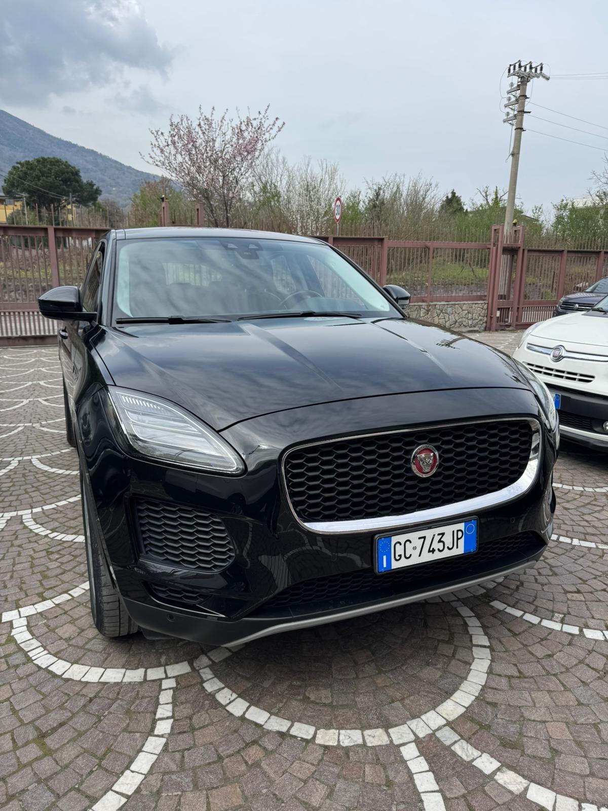 Jaguar E-Pace 2.0D 180 CV AWD aut. R-Dynamic
