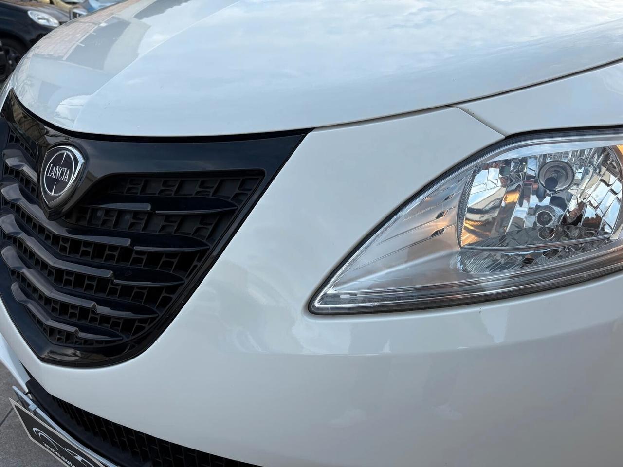 Lancia Ypsilon 1.2 69cv Elefantino Bianco