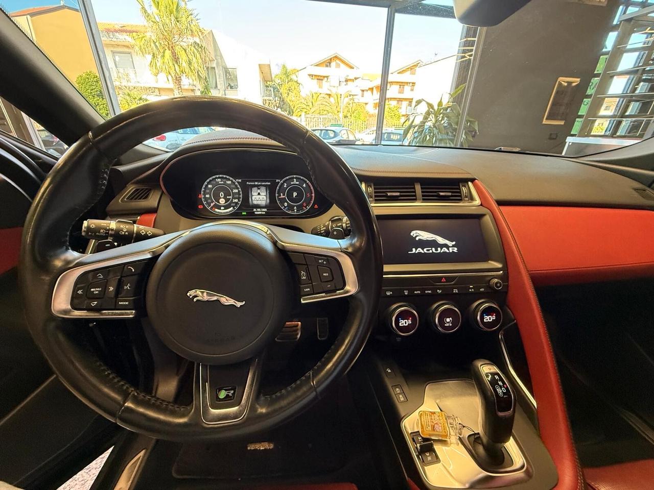 Jaguar E-Pace 2.0D 150 CV AWD aut. R-Dynamic SE