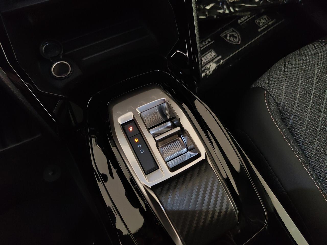 Peugeot 2008 Hybrid 110 e-DCS6 Allure