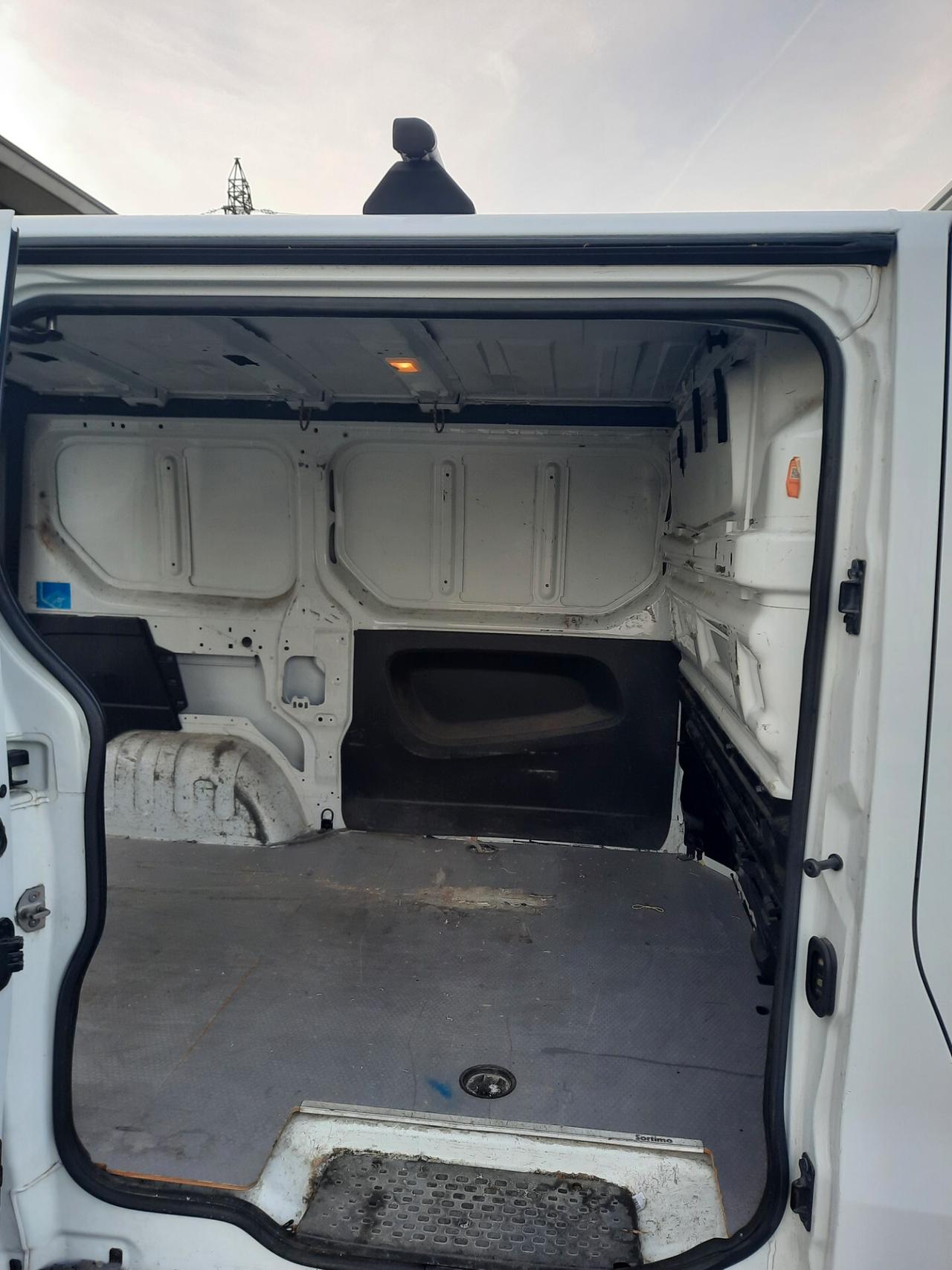 Opel Vivaro 27 1.6 CDTI 120CV PC-TN PR.IVATOFurgone Edition