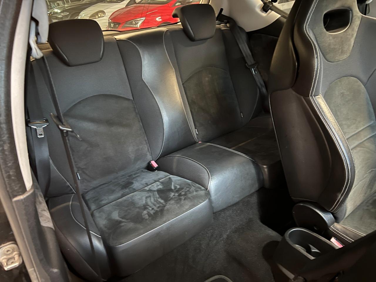 Peugeot 207 1.6 THP 175CV 3p. GTi