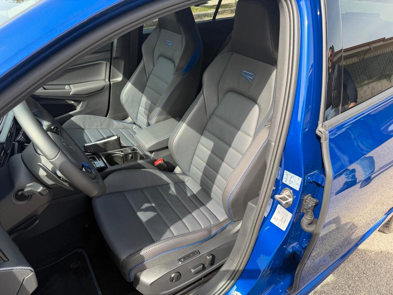 Volkswagen Golf R/2.0/DSG/4MOTION/BLACK EDITION/HEAD UP/NAVI/TELPDC/F1/CERCHI 19/SED.SPORT/PRONTA CONSEGNA!!