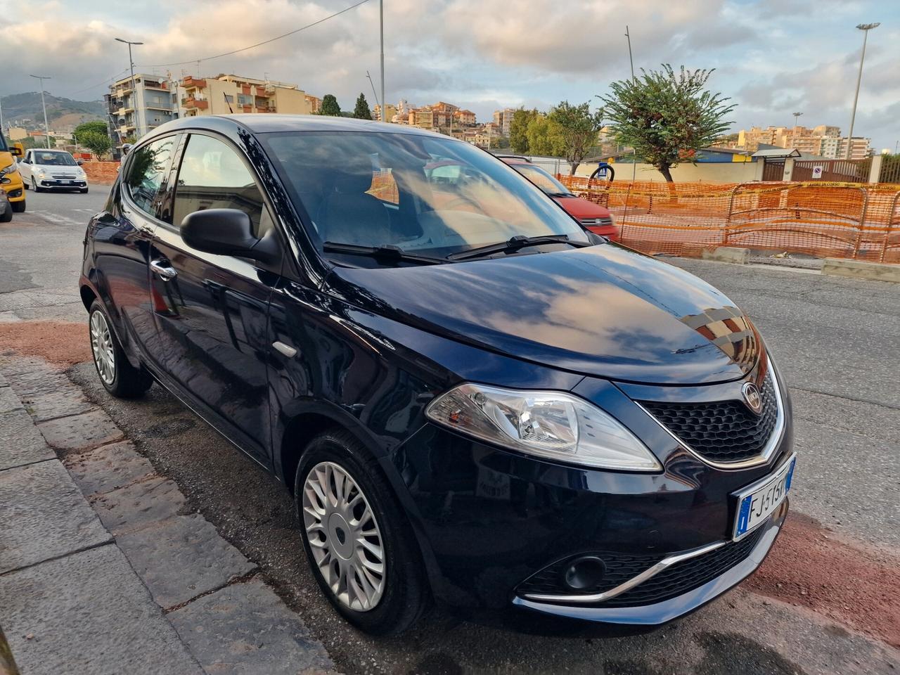 Lancia Ypsilon 1.3 MJT 16V 95 CV 5 porte S&S Gold