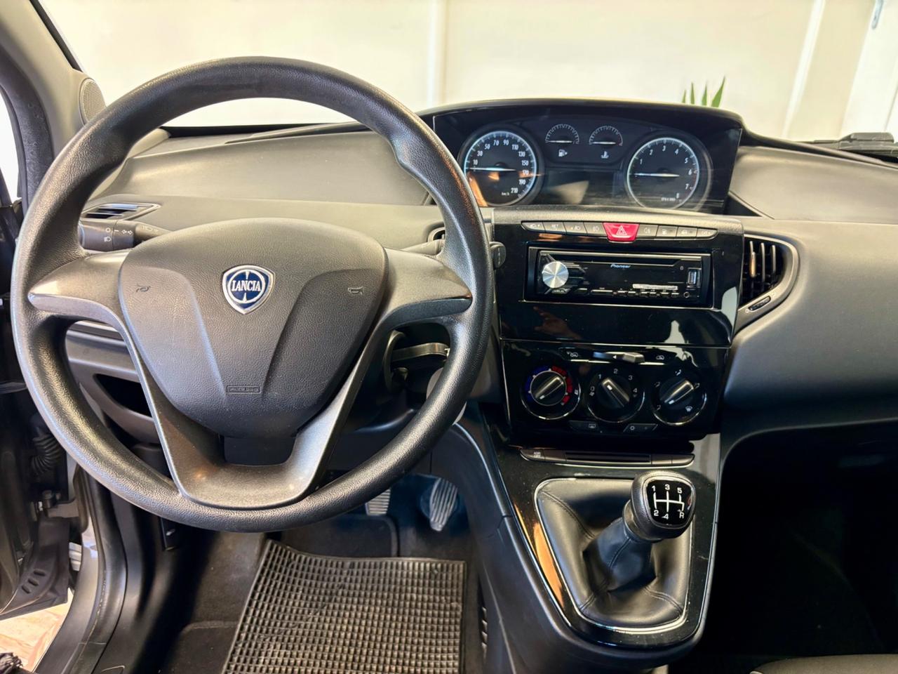 Lancia Ypsilon 1.2 69 CV 5 porte GPL Ecochic Gold
