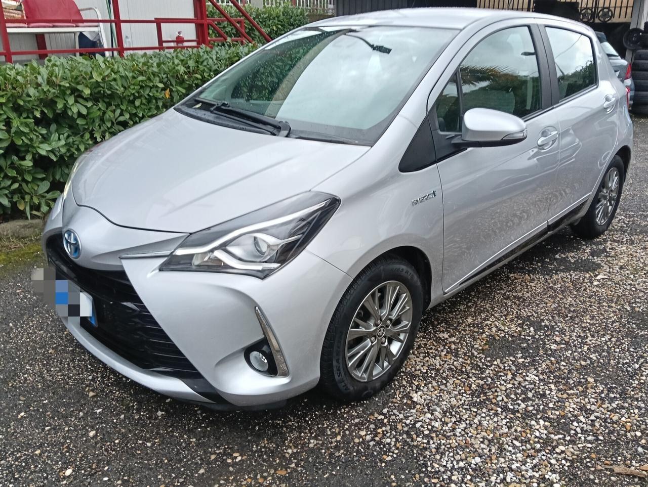 Toyota Yaris 1.5 Hybrid Business(prezzo reale)