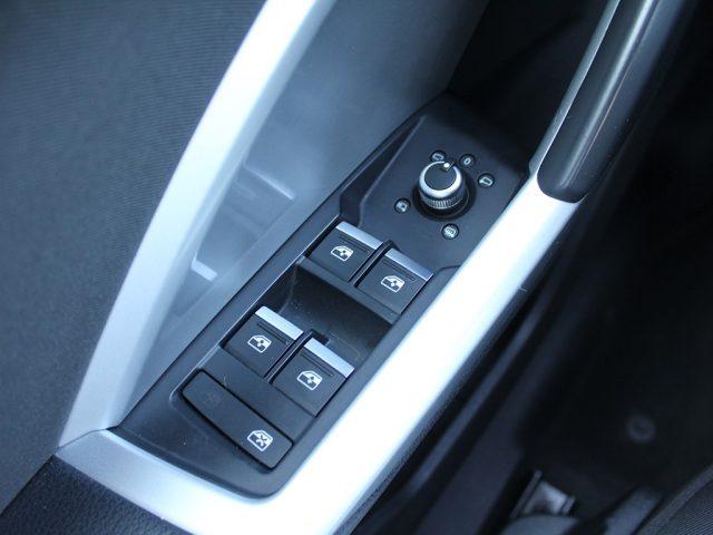 AUDI Q3 35 TDI Business Advanced