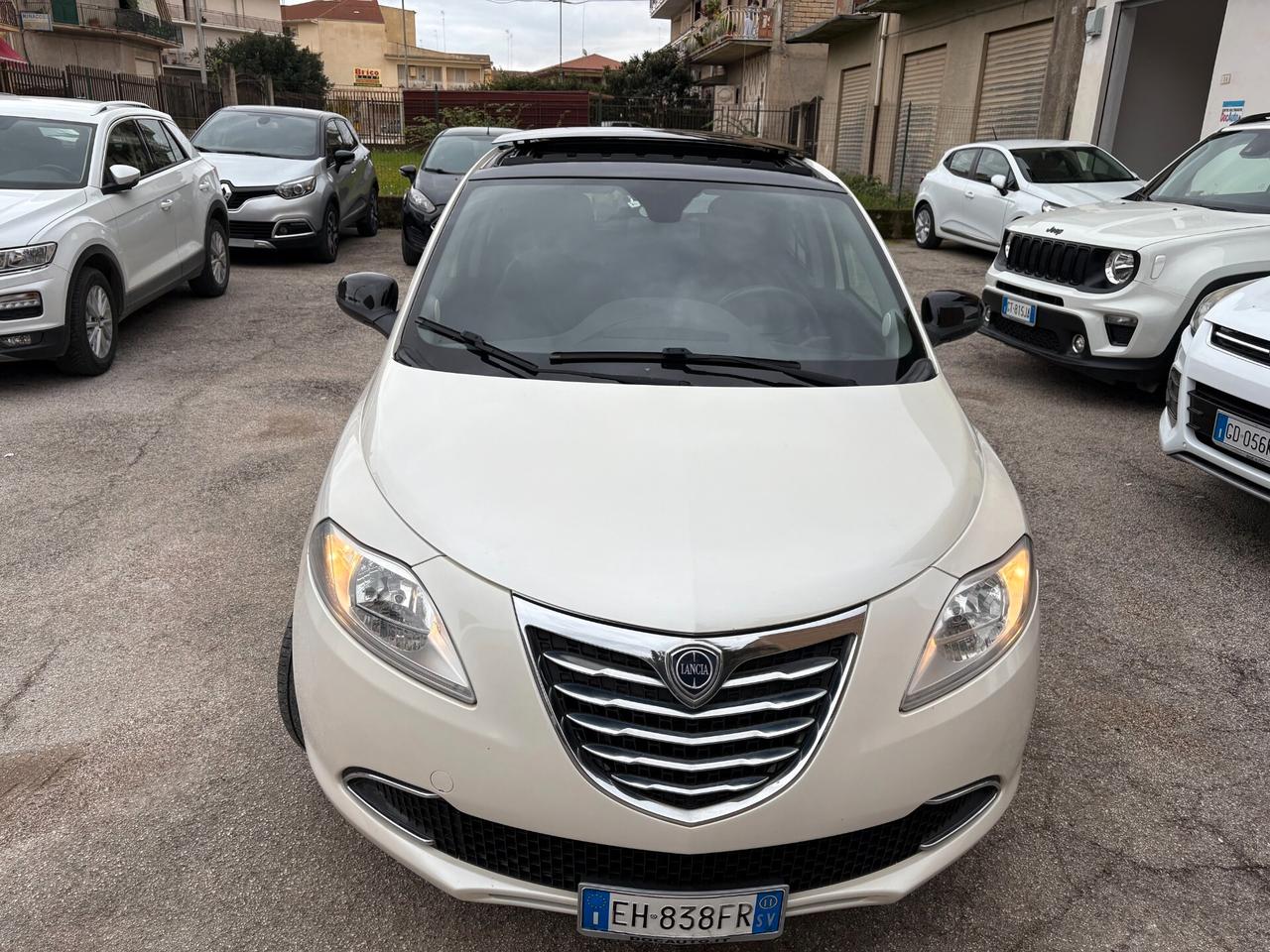 Lancia Ypsilon 0.9 TwinAir 85 CV 5 porte S&S Platinum