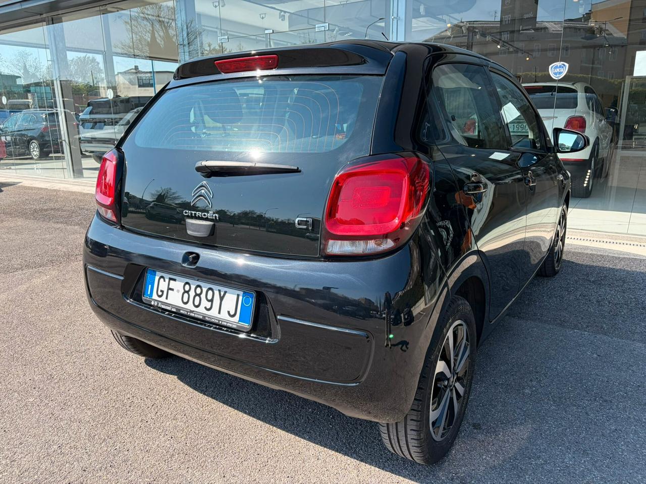 Citroen C1 VTi 72 S&S 5 porte Shine