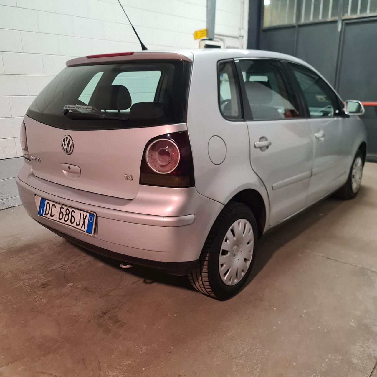 Volkswagen Polo 1.4/75CV 16V 5p. aut. Comfortline