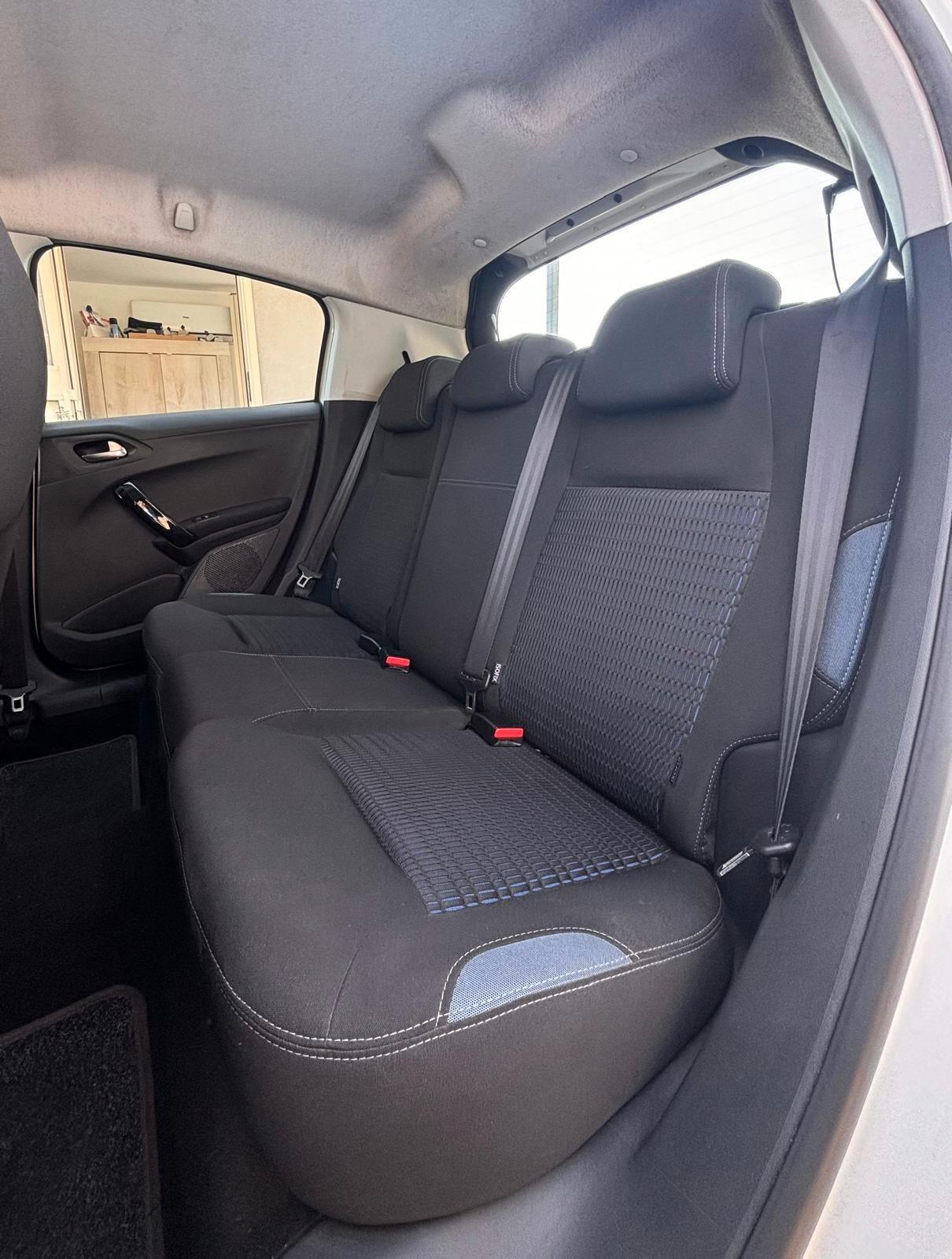 Peugeot 208 1.4 HDi 68 CV 5 porte Allure