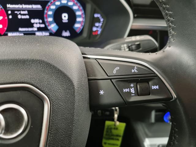 AUDI Q3 35 TFSI Business Advanced