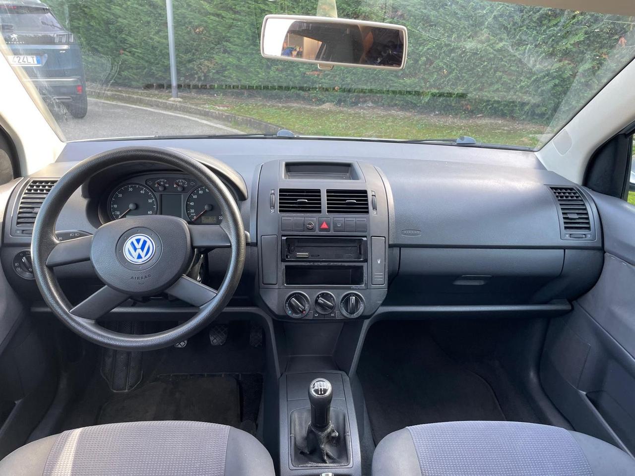 VOLKSWAGEN POLO 1.2 BENZINA NEOPATENTATI 185.000 KM 2003.