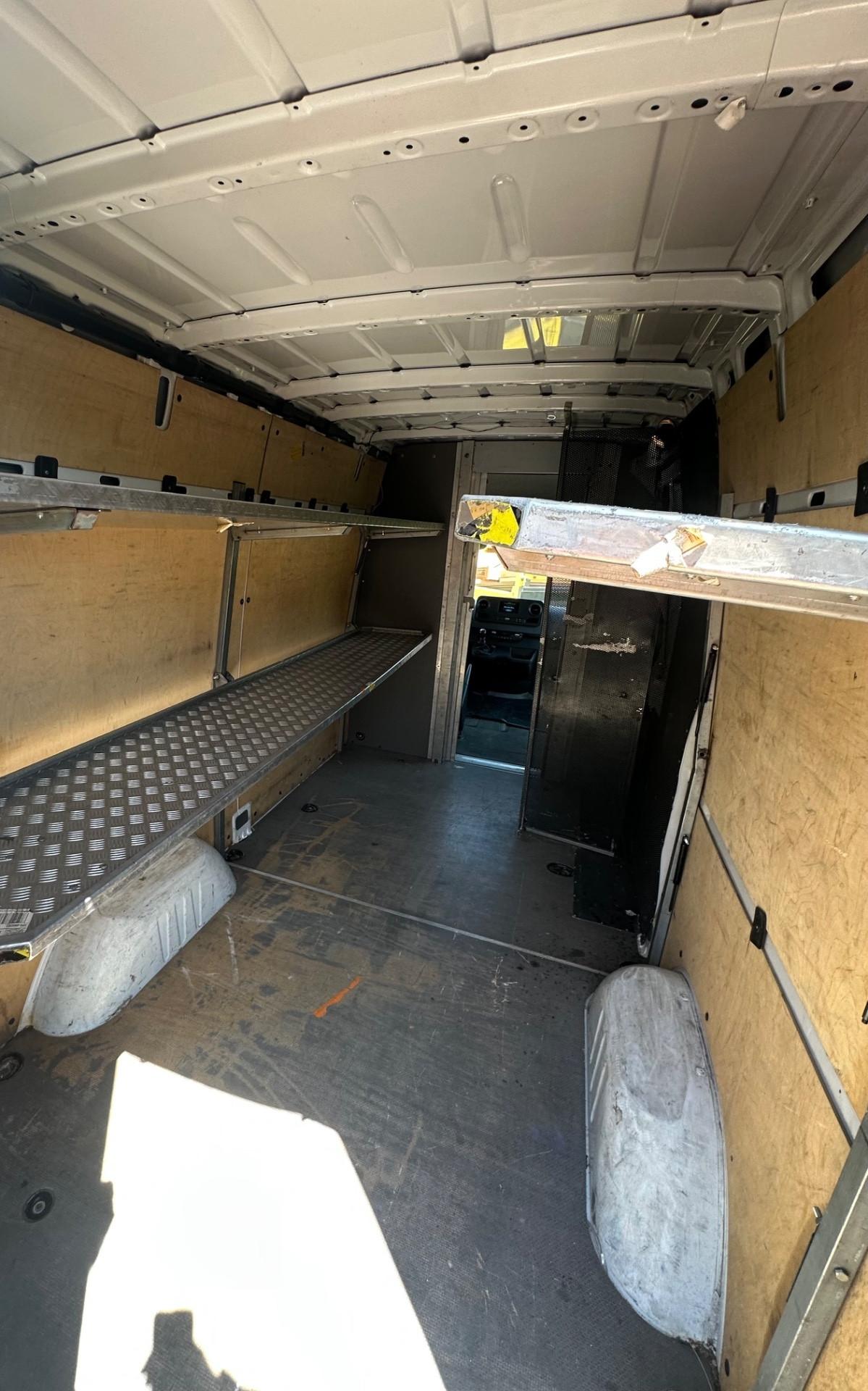 Mercedes Sprinter 311 2.0 CDI F 37/33 RWD H2