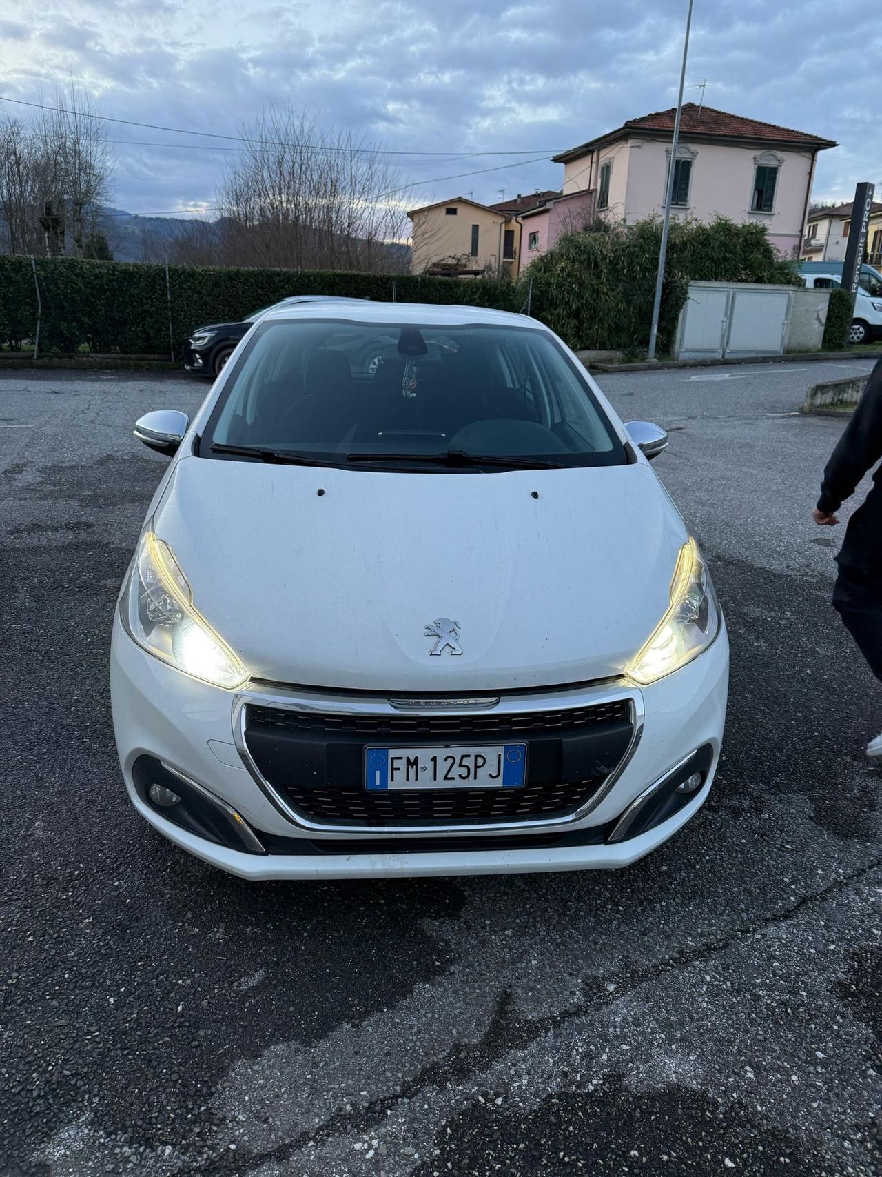 Peugeot 208 PureTech 82 5 porte Allure