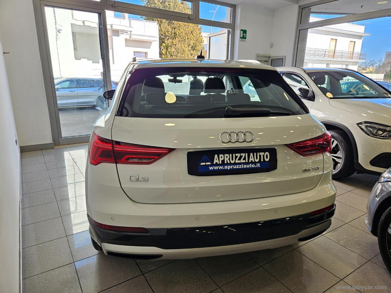 AUDI Q3 35 TDI S tronic Business Advanced