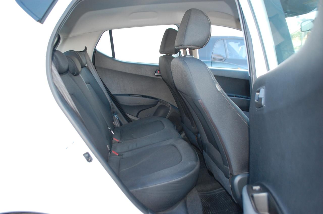 Hyundai i10 1.0 Bz 67CV Comfort Uff Italy Led USB Clima