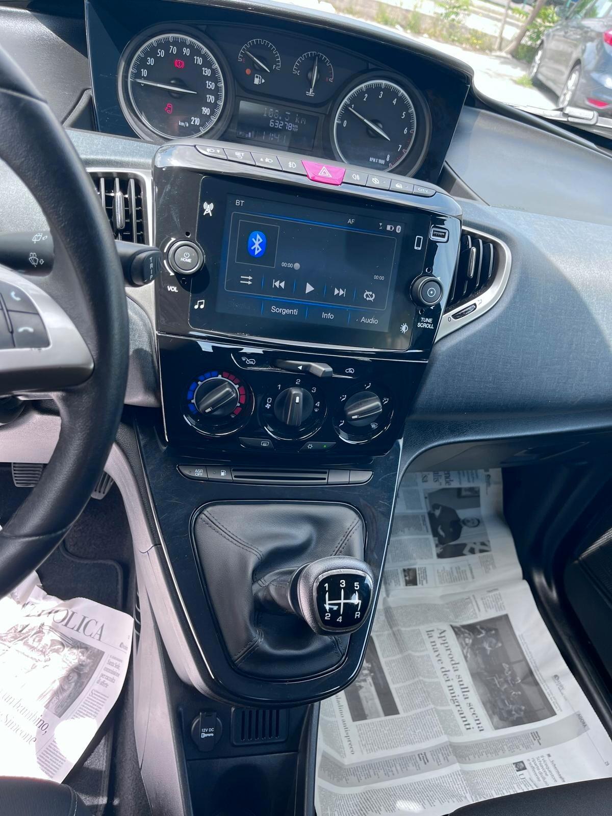 Lancia Ypsilon 1.2 69 CV 5 porte GPL Alberta Ferretti