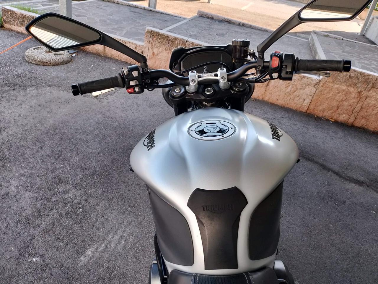 Triumph Street Triple 765 R