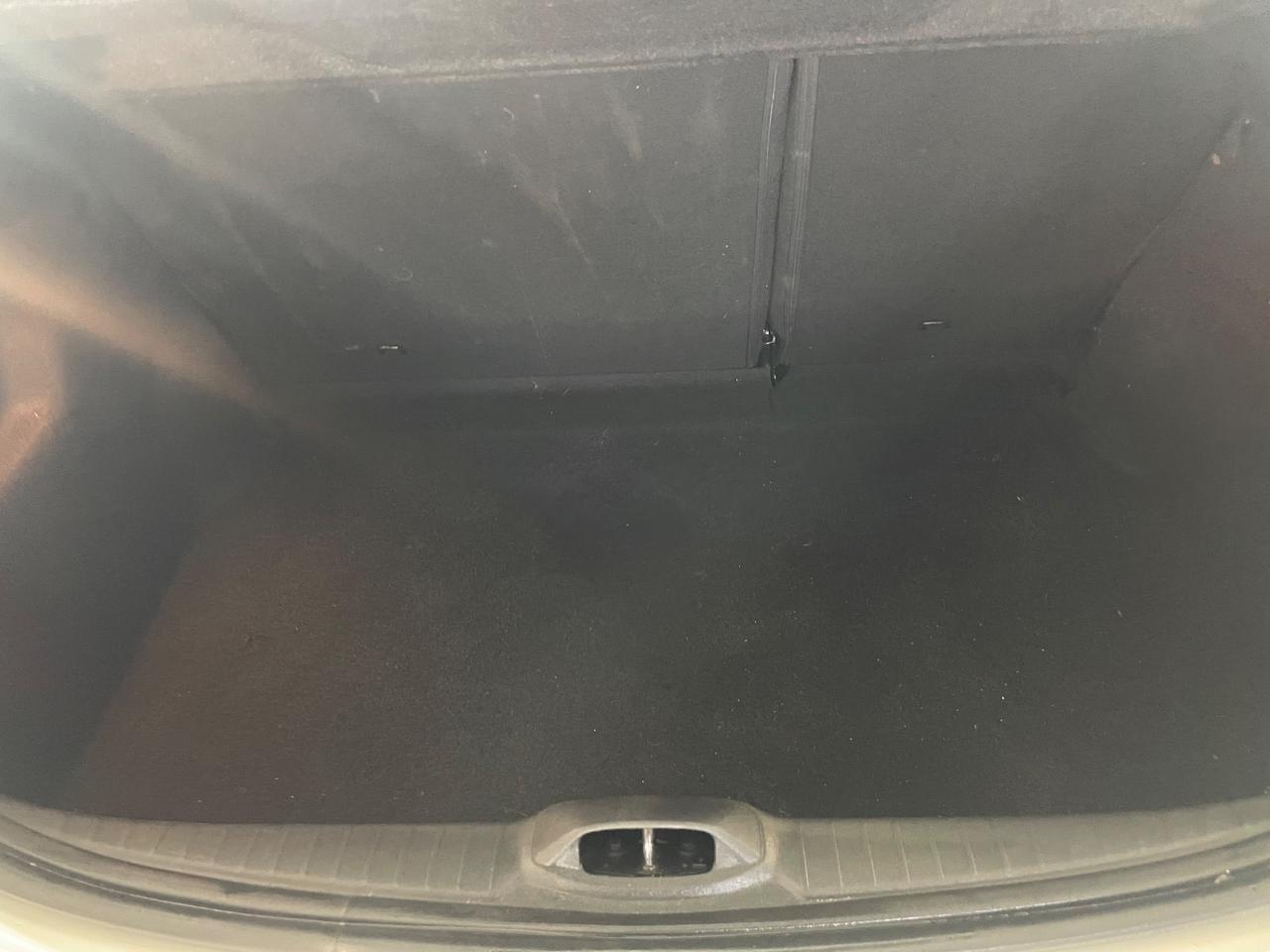 Peugeot 208 PureTech 82 5 porte Active - Nessun vincolo -