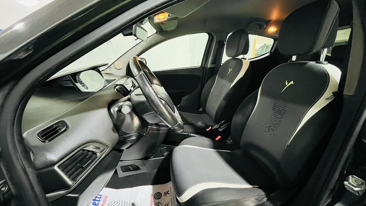 Lancia Ypsilon 1.2 69 CV Platinum anno 2015