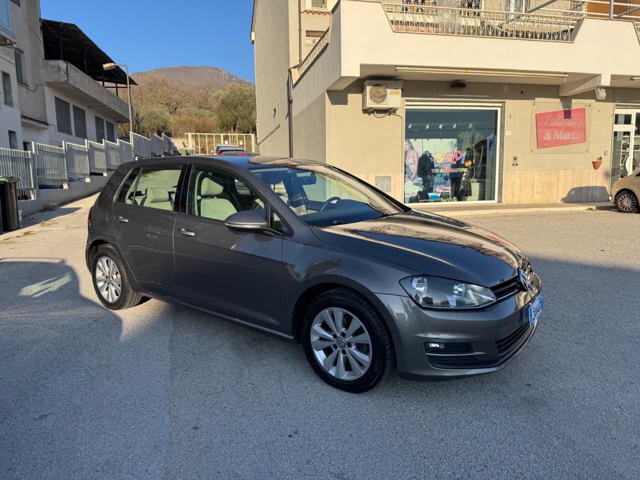 Volkswagen Golf 1.6 TDI DSG 5p. garanzia