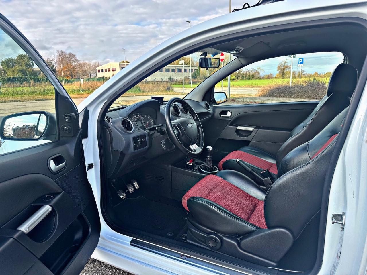 Ford Fiesta 2.0 16V 3p. ST 150cv