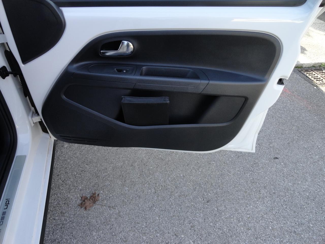 Volkswagen up! 1.0 75 CV 5p. cross