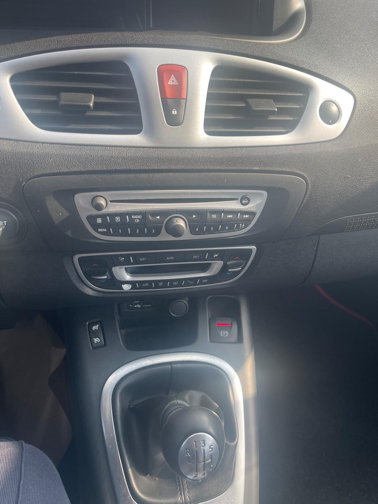 Renault Scenic Scénic X-Mod 1.5 dCi 110CV EDC Luxe