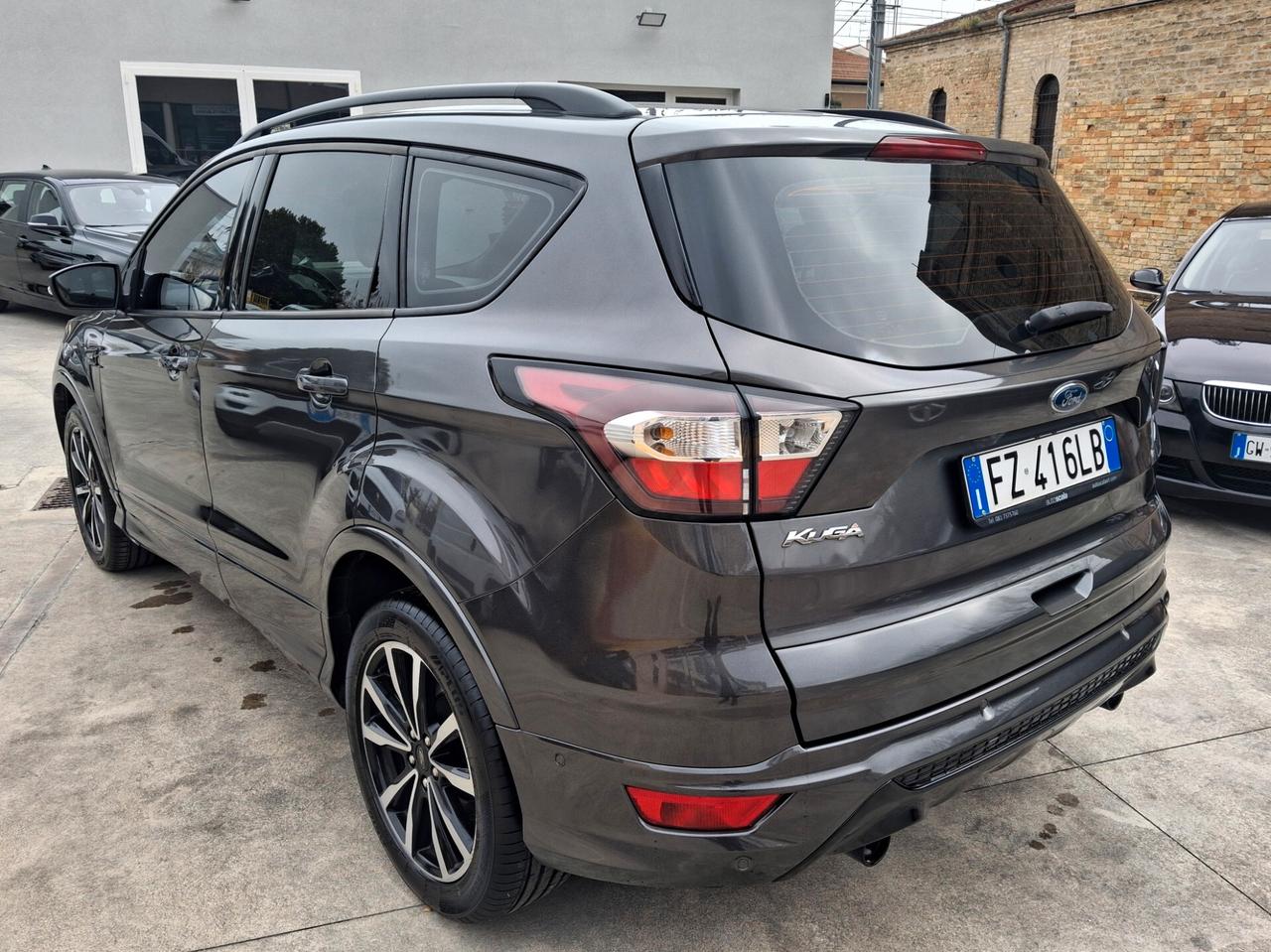 Ford Kuga 2.0 TDCI 120 ST-Line