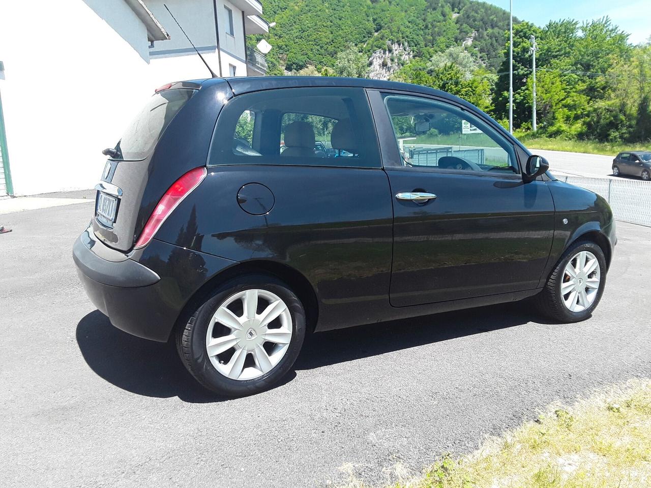 Lancia Ypsilon 1.2 Argento