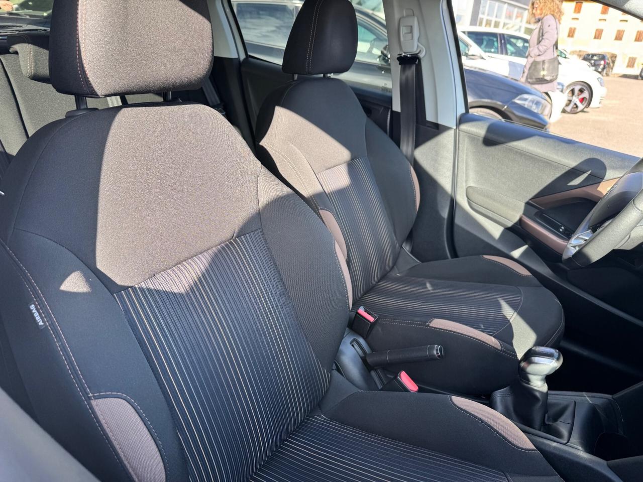 Peugeot 208 1.2 Neopatentati 89.000km