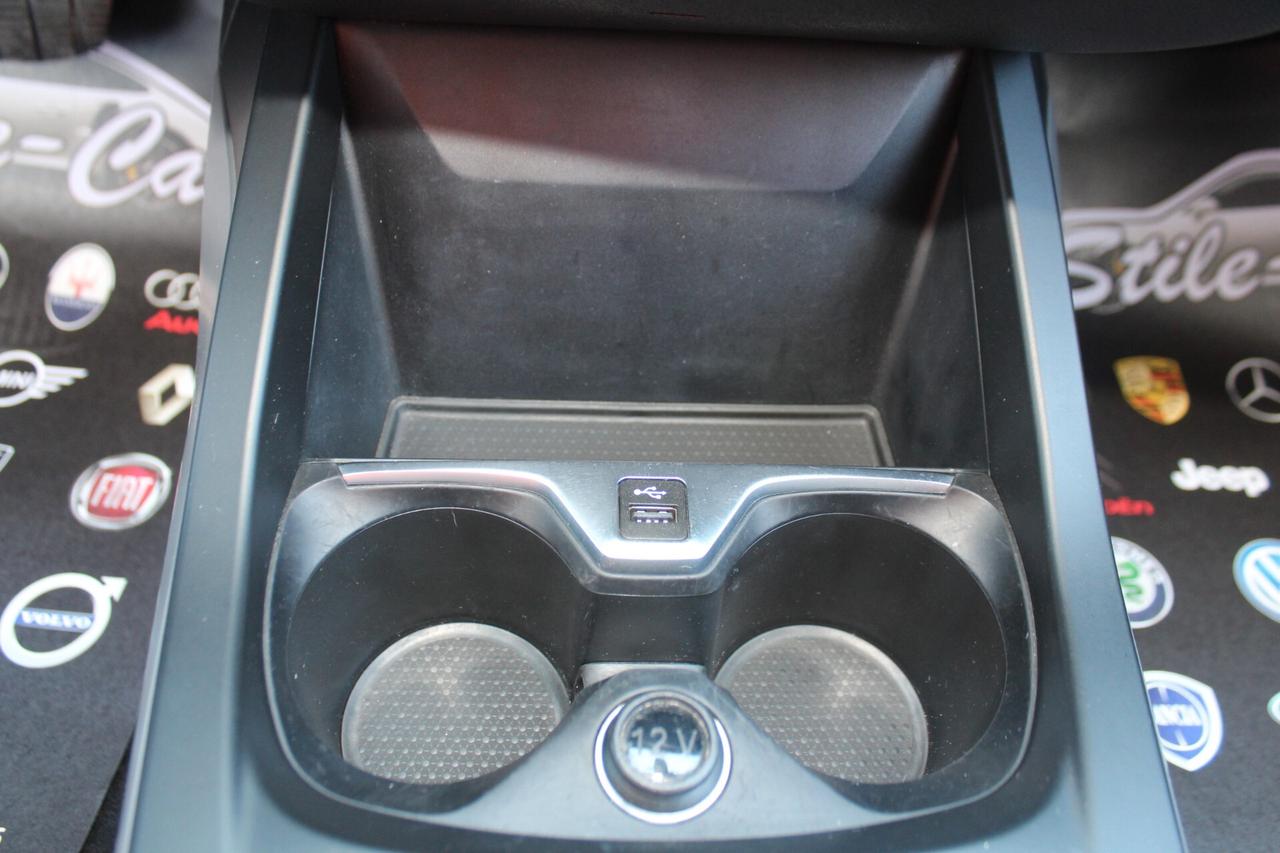 Bmw 120 120d 5p. Business Advantage