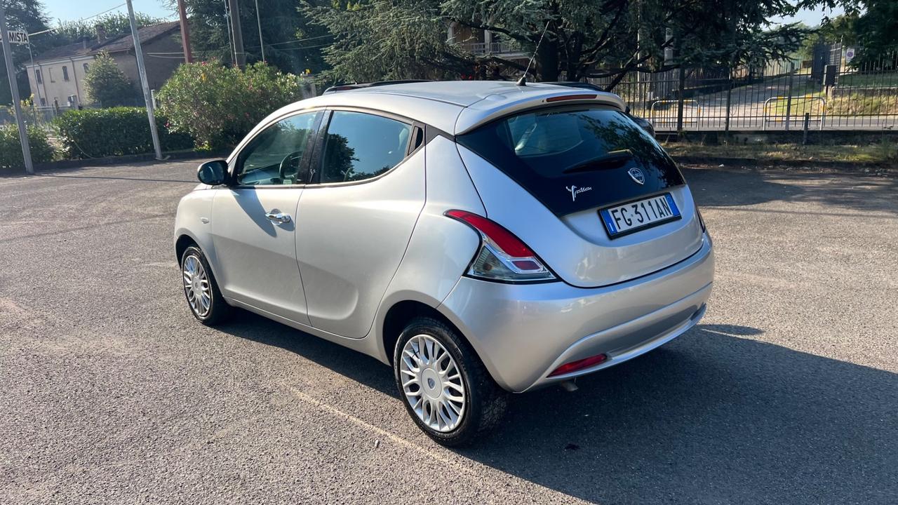 Lancia Ypsilon 1.2 69 CV 5 porte Silver