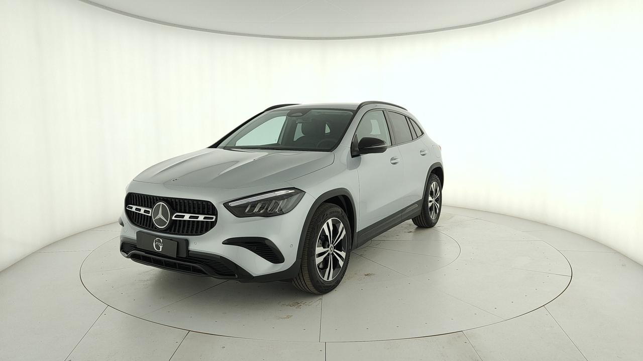 Mercedes-Benz GLA 200 d automatic