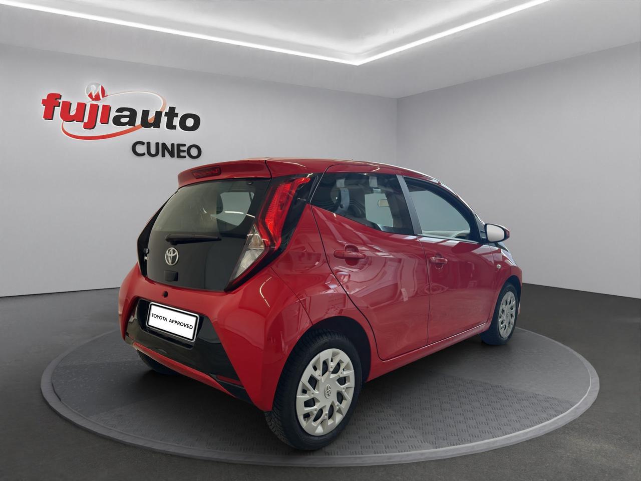Toyota Aygo 5p 1.0 x-play m-mt 72cv