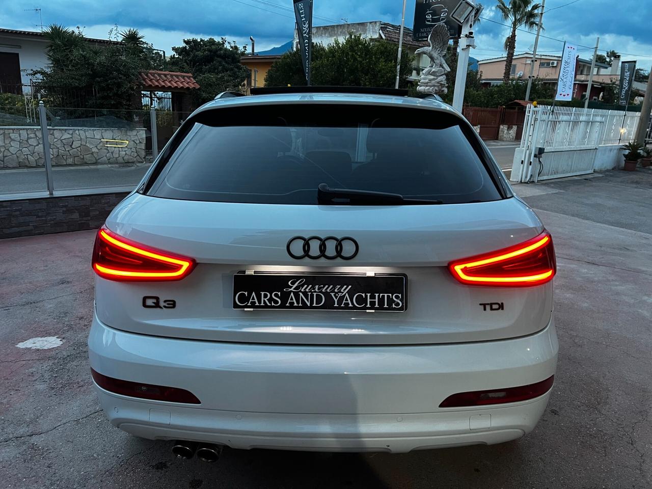 Audi Q3 2.0 TDI 140 CV -2012-TETTO