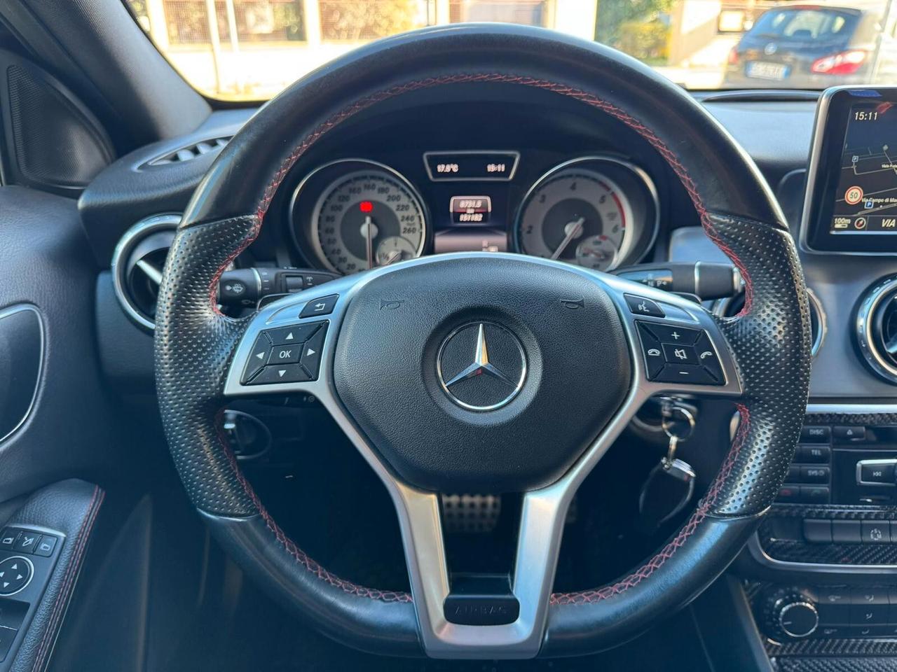 MERCEDES GLA 200 d AUTOMATIC PREMIUM