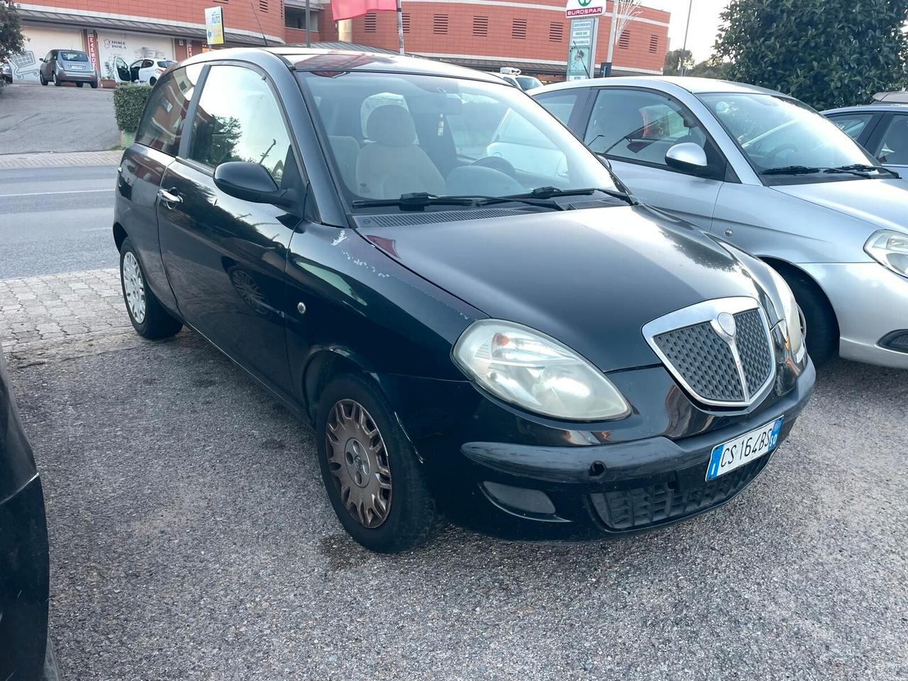 Lancia Ypsilon 1.2 60cv Neopatentati