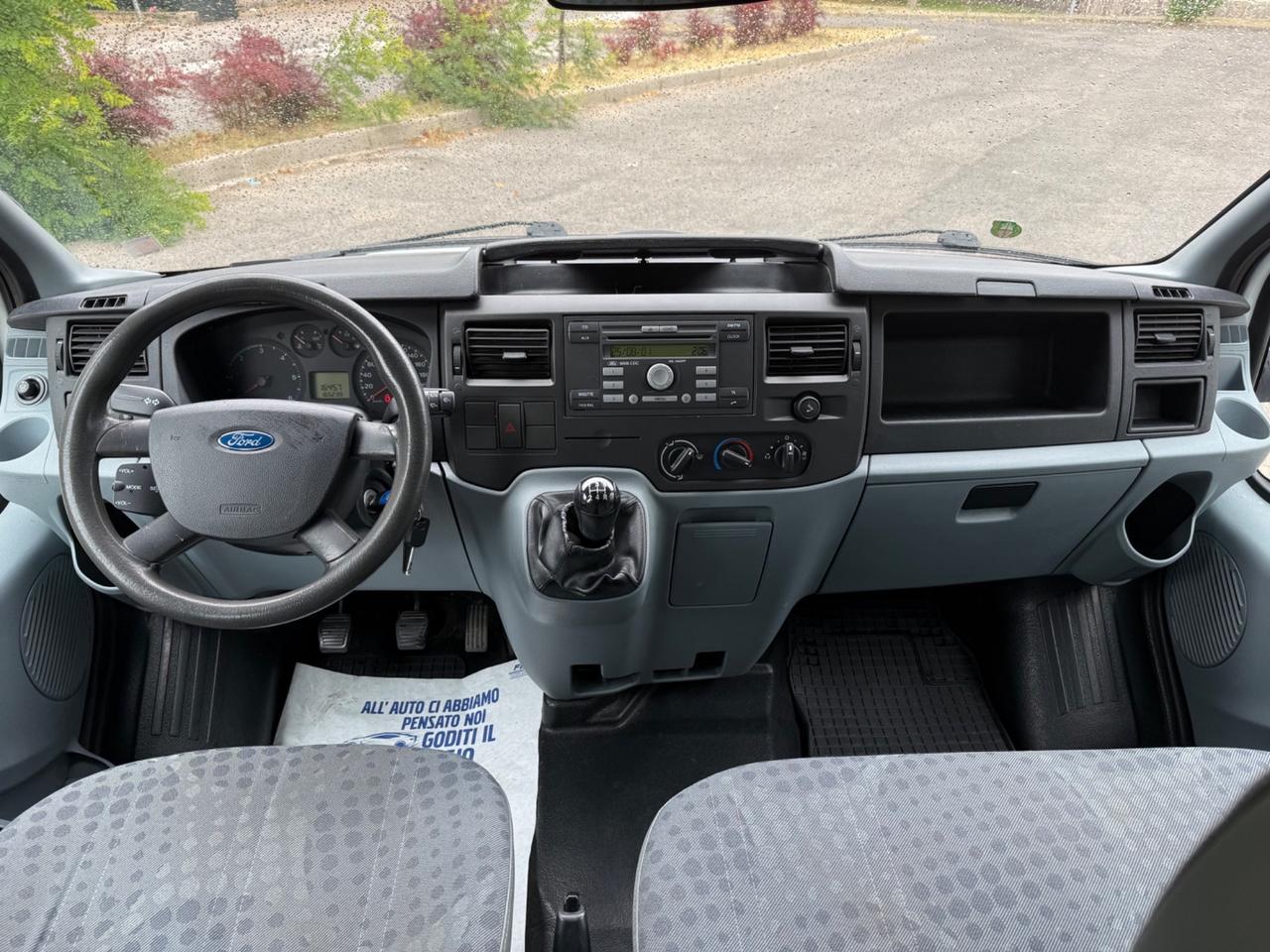 Ford transit 9 posti